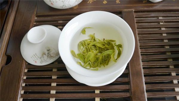 武夷山岩茶属于什么茶（武夷山岩茶是什么茶?）